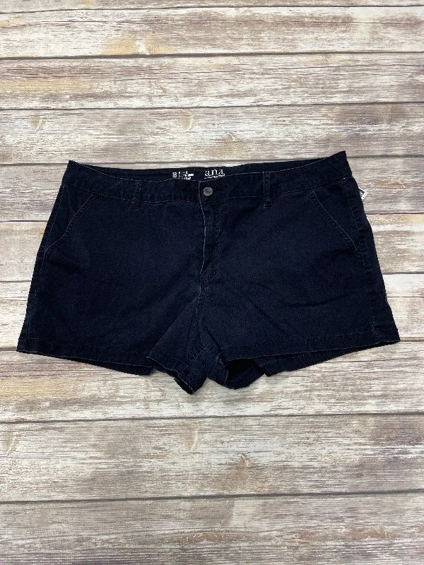 women's hot shortsBlack Shorts Ana, Size 18