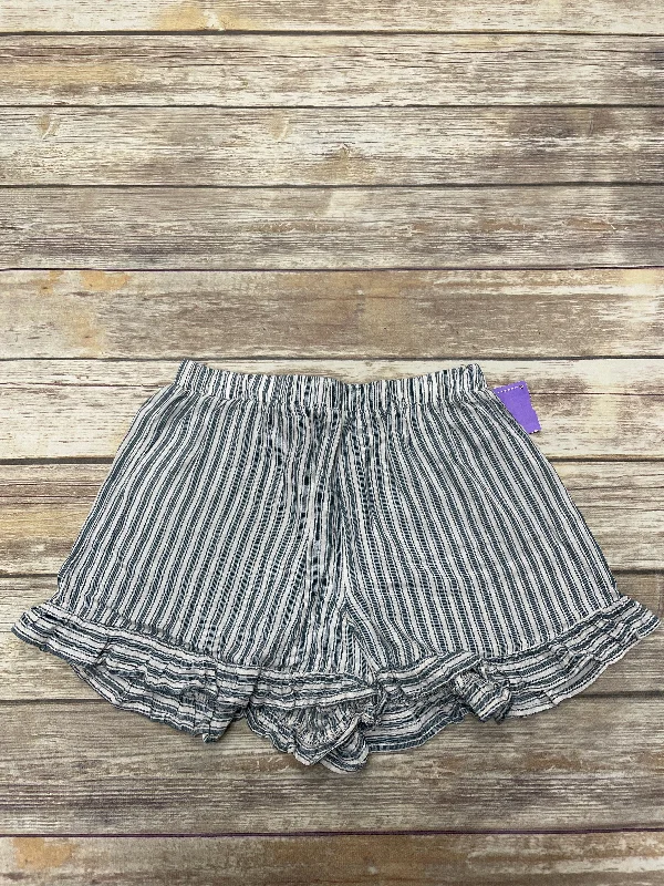 women's sustainable shortsStriped Pattern Shorts American Eagle, Size S