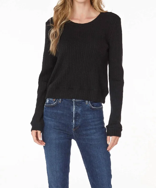 Wholesale Chunky SweatersCrewneck Pullover Cable Knit In Black