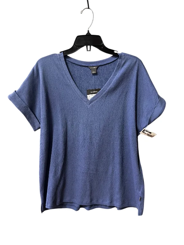 women's tops for those who love to dress up their casual looks with stylish topsTop Short Sleeve Basic By Eddie Bauer In Blue, Size: L