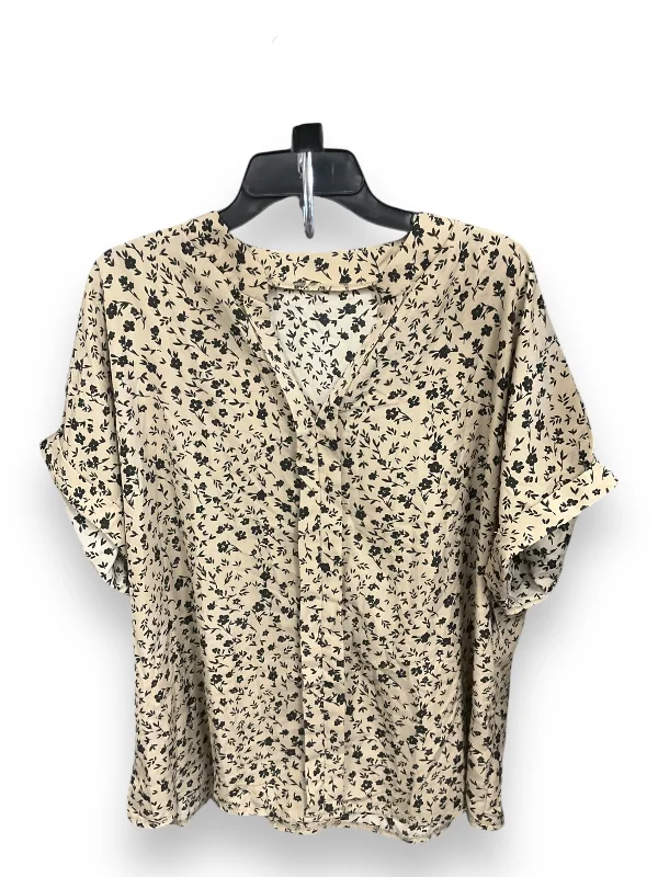 women's tops for cozy nights inTop Short Sleeve By Shein In Floral Print, Size: 2x