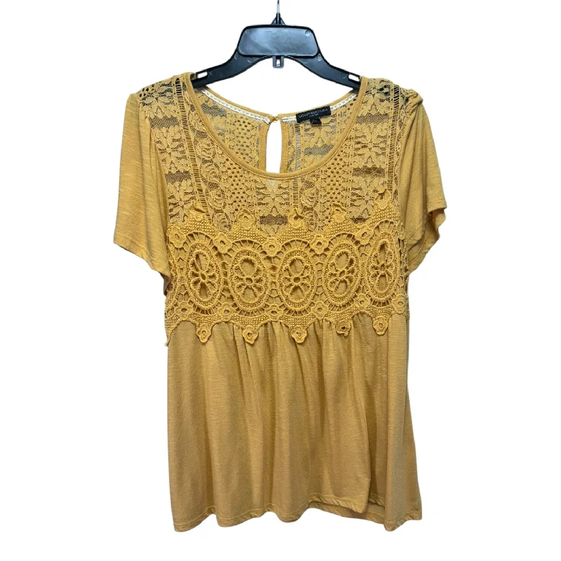 women's tops for business casual attireTop Short Sleeve By Signature Studio In Gold, Size: 2x