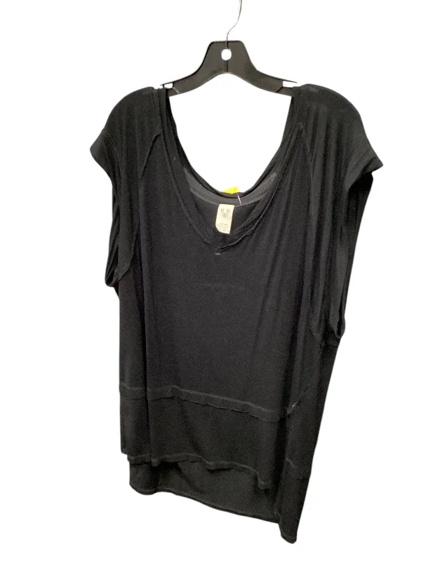 women's tops for those who prefer classic over trendy stylesTop Short Sleeve By We The Free In Black, Size: M